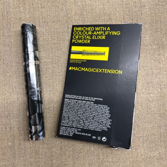 MAC Magic Extension 5mm Fibre Mascara in Extensive Black - Picture 2 of 5